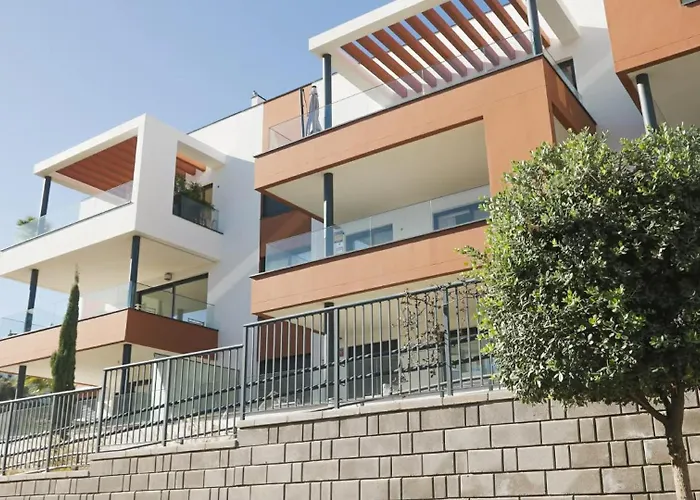 Apartment Golden Dreams Of *